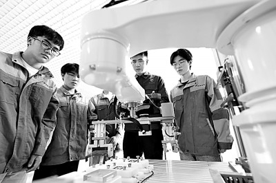 铁牛配资 AI与职教实训深度融合 智能实训离“所学即所用”还有多远