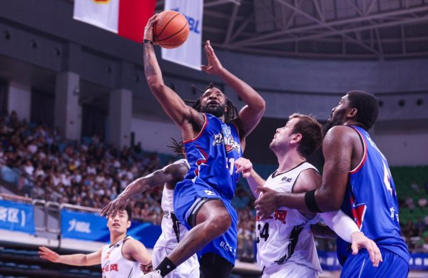 万德策略 狂砍42分6板5助！辽篮超级外援化身救世主，能成杨鸣麾下杀手锏？